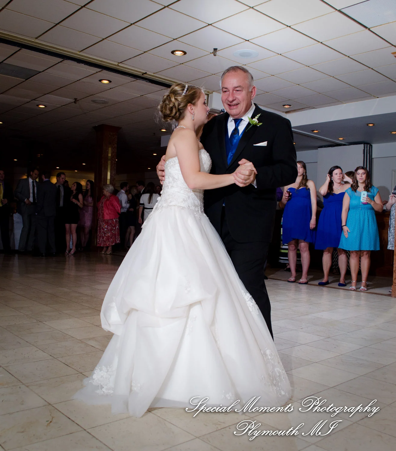Shelby Gardens Shelby Twp MI wedding photograph