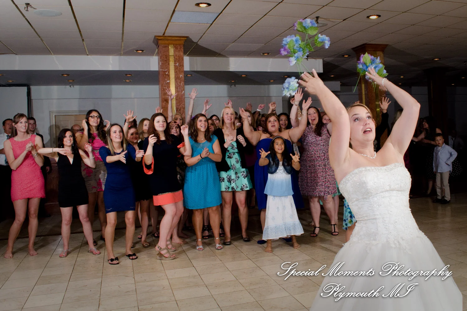 Shelby Gardens Shelby Twp MI wedding photograph