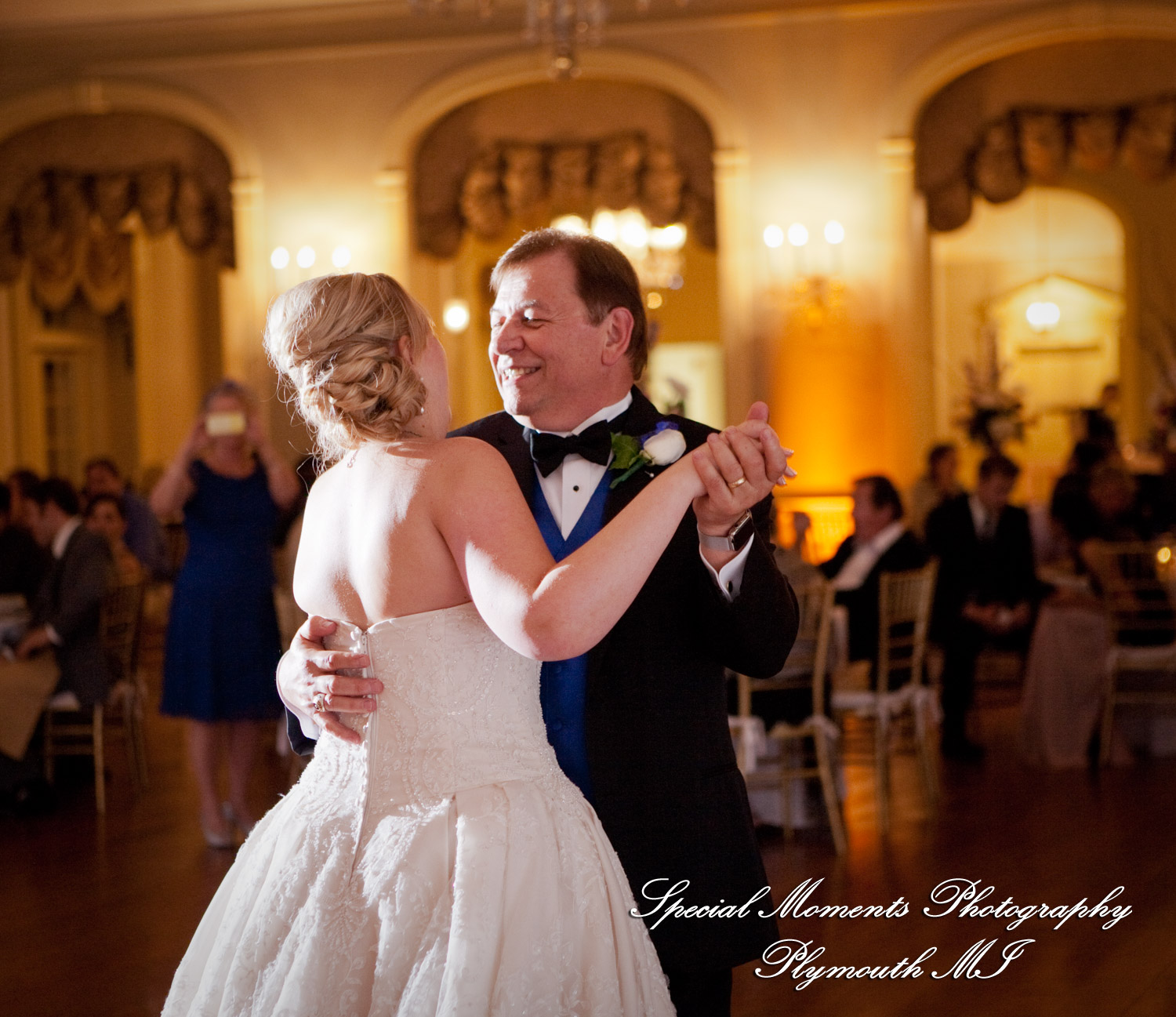 Charlotte & Andrew at Cross of Christ Lutheran Church Bloomfield Hills MI wedding photography