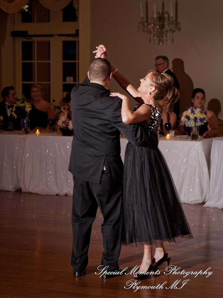 Charlotte & Andrew at Cross of Christ Lutheran Church Bloomfield Hills MI wedding photography