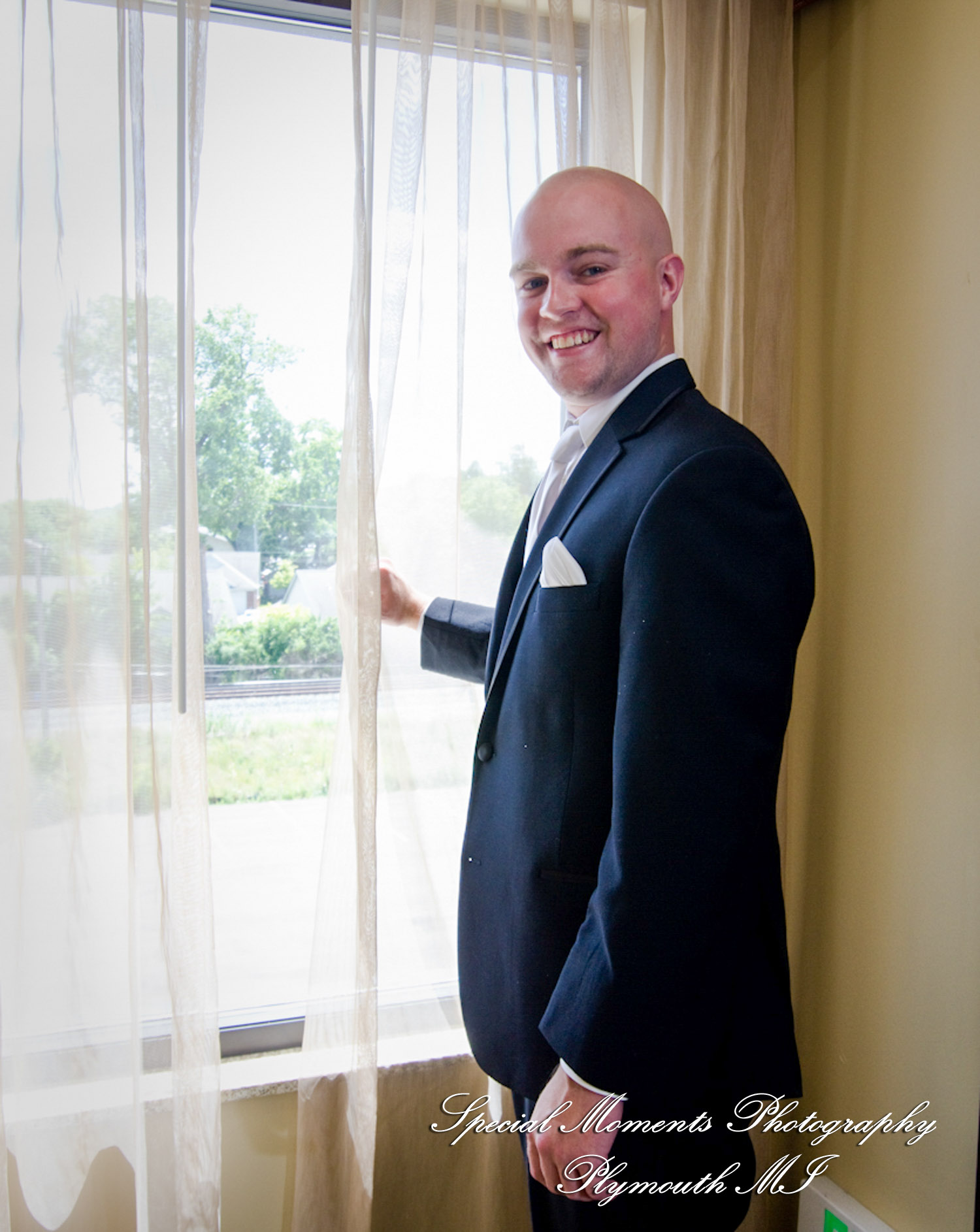 Rachael & Christopher at Warren Valley Golf Club Dearborn Heights MI wedding photography