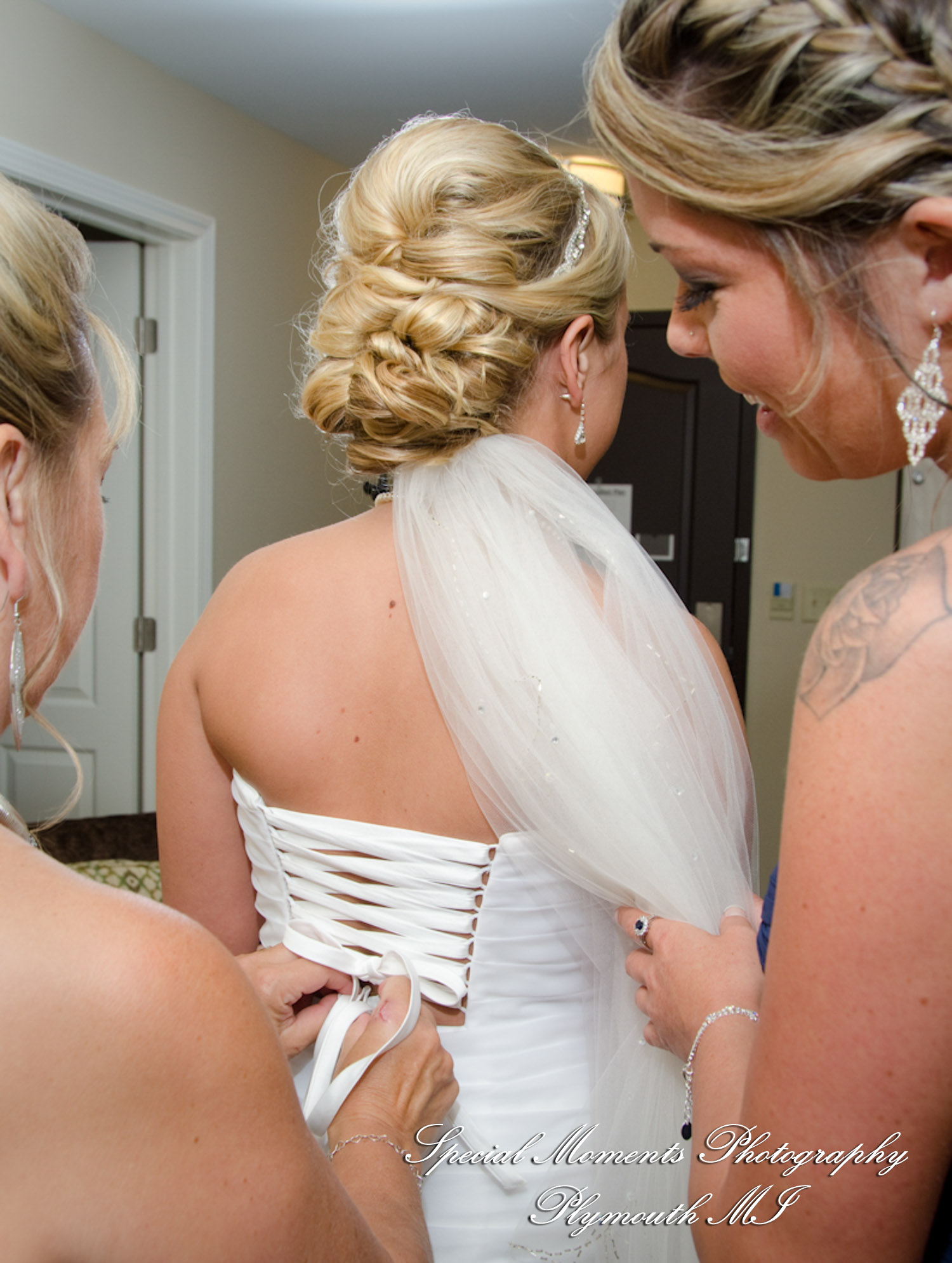 Rachael & Christopher at Warren Valley Golf Club Dearborn Heights MI wedding photography