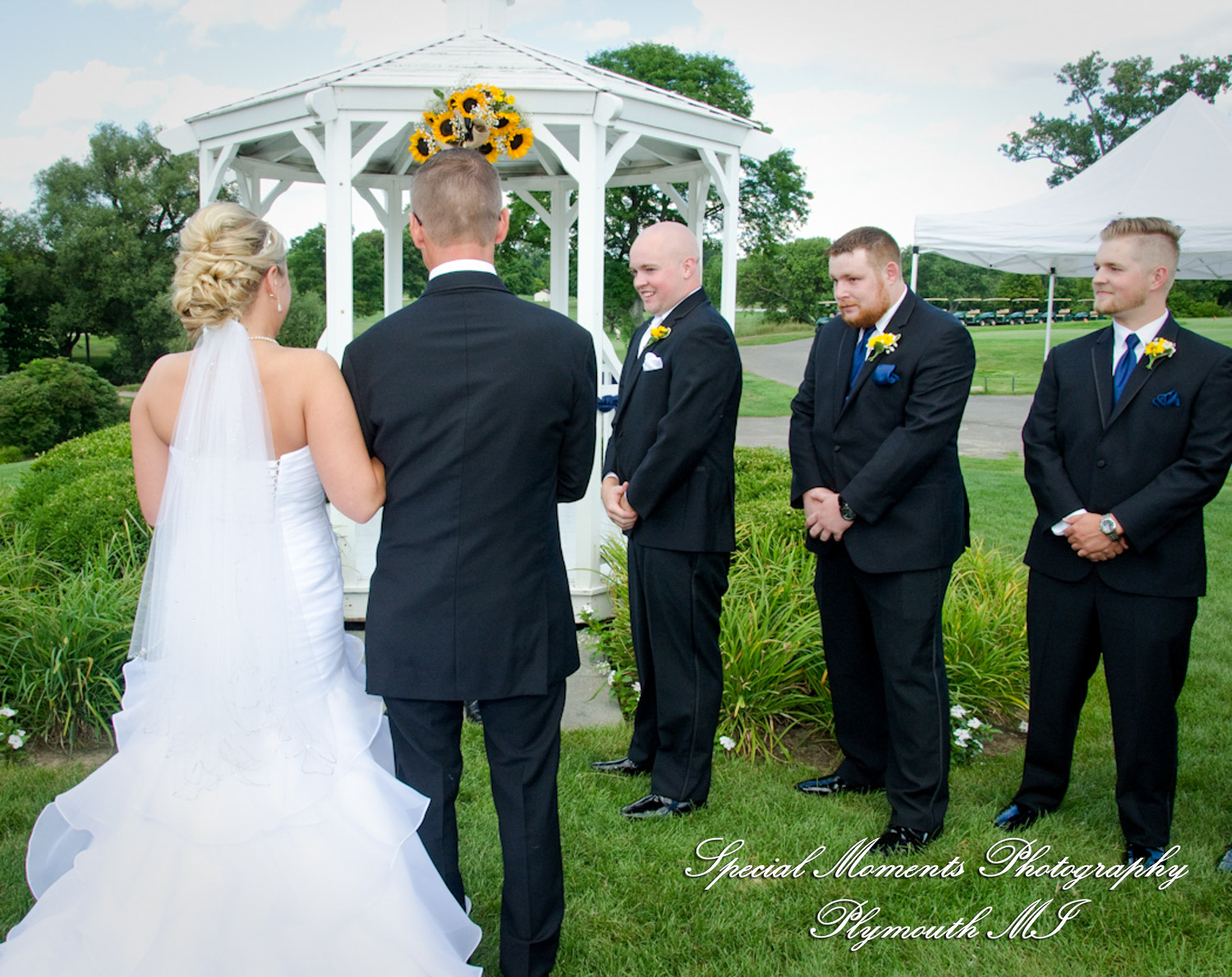 Rachael & Christopher at Warren Valley Golf Club Dearborn Heights MI wedding photography