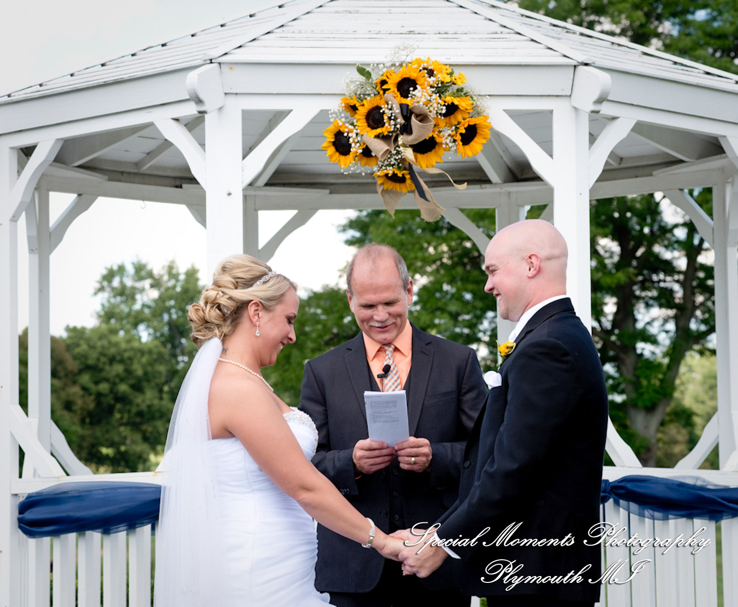 Rachael & Christopher at Warren Valley Golf Club Dearborn Heights MI wedding photography