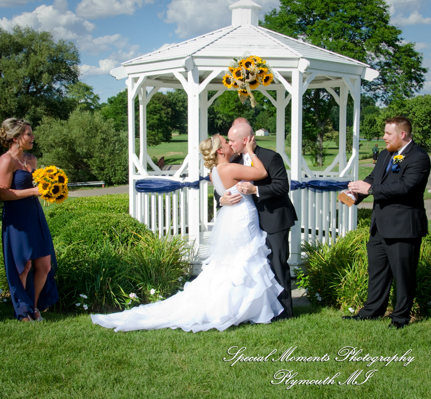 Rachael & Christopher at Warren Valley Golf Club Dearborn Heights MI wedding photography