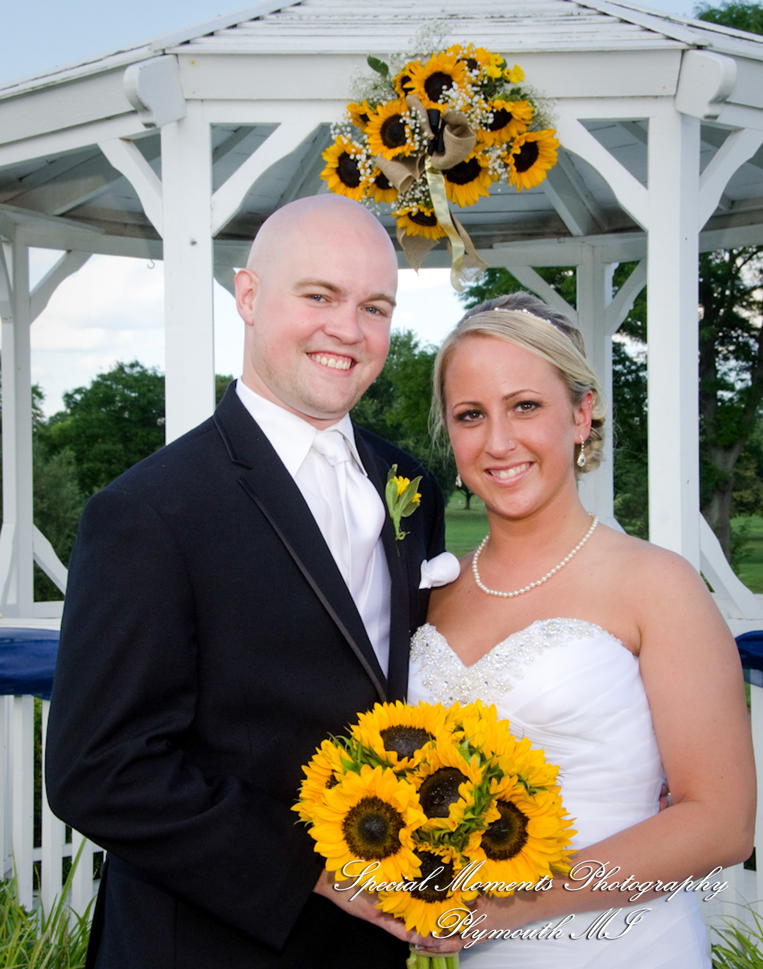 Rachael & Christopher at Warren Valley Golf Club Dearborn Heights MI wedding photography