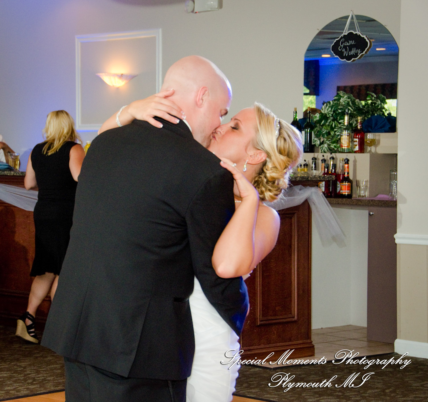 Rachael & Christopher at Warren Valley Golf Club Dearborn Heights MI wedding photography
