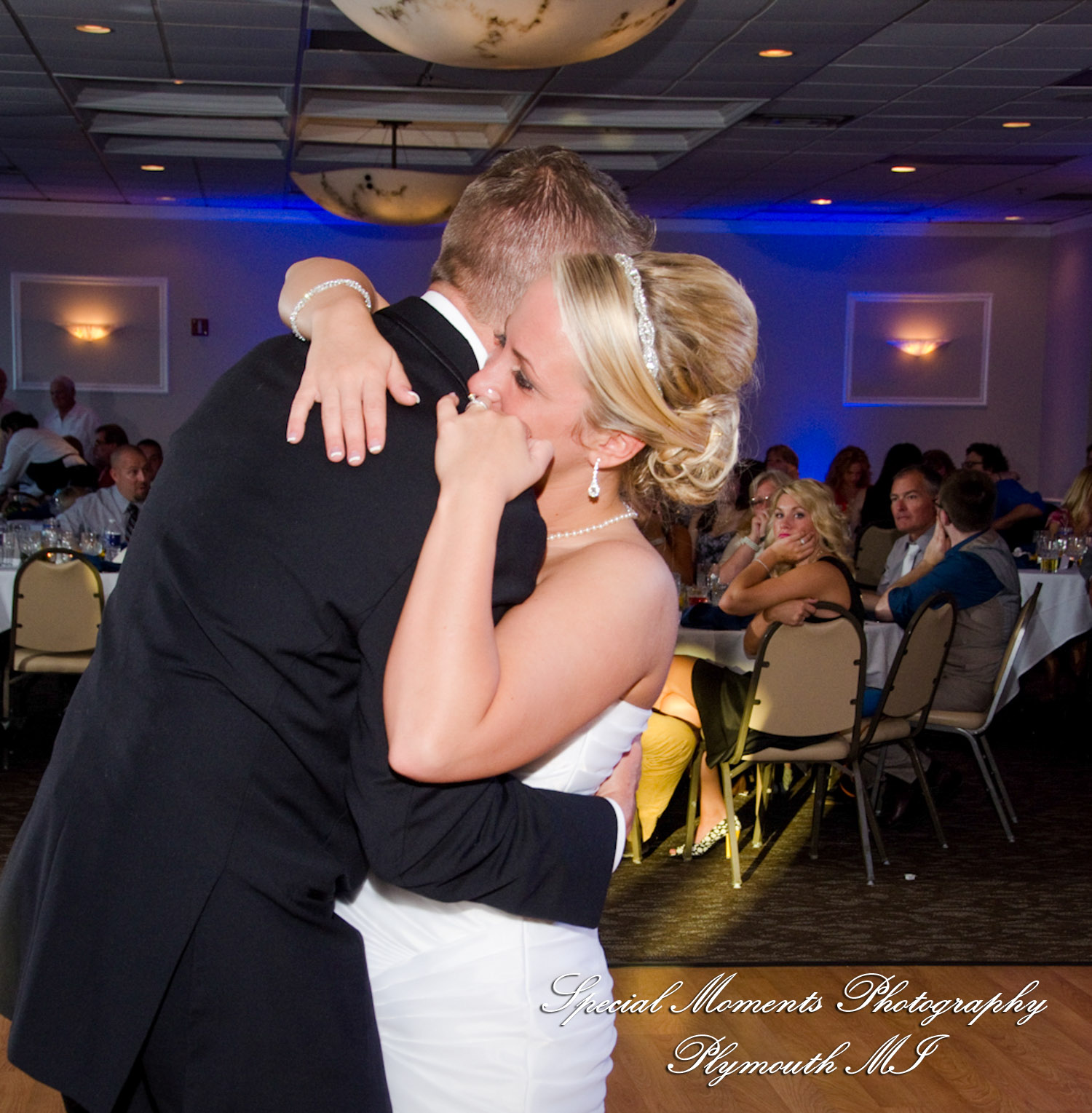 Rachael & Christopher at Warren Valley Golf Club Dearborn Heights MI wedding photography