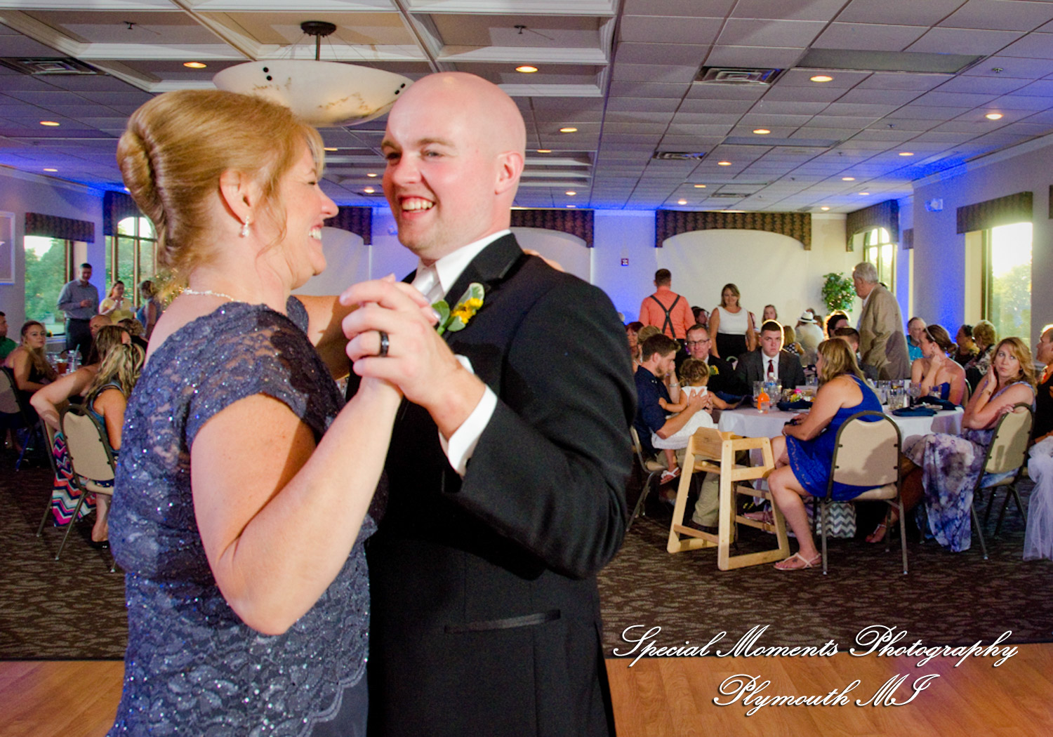 Rachael & Christopher at Warren Valley Golf Club Dearborn Heights MI wedding photography