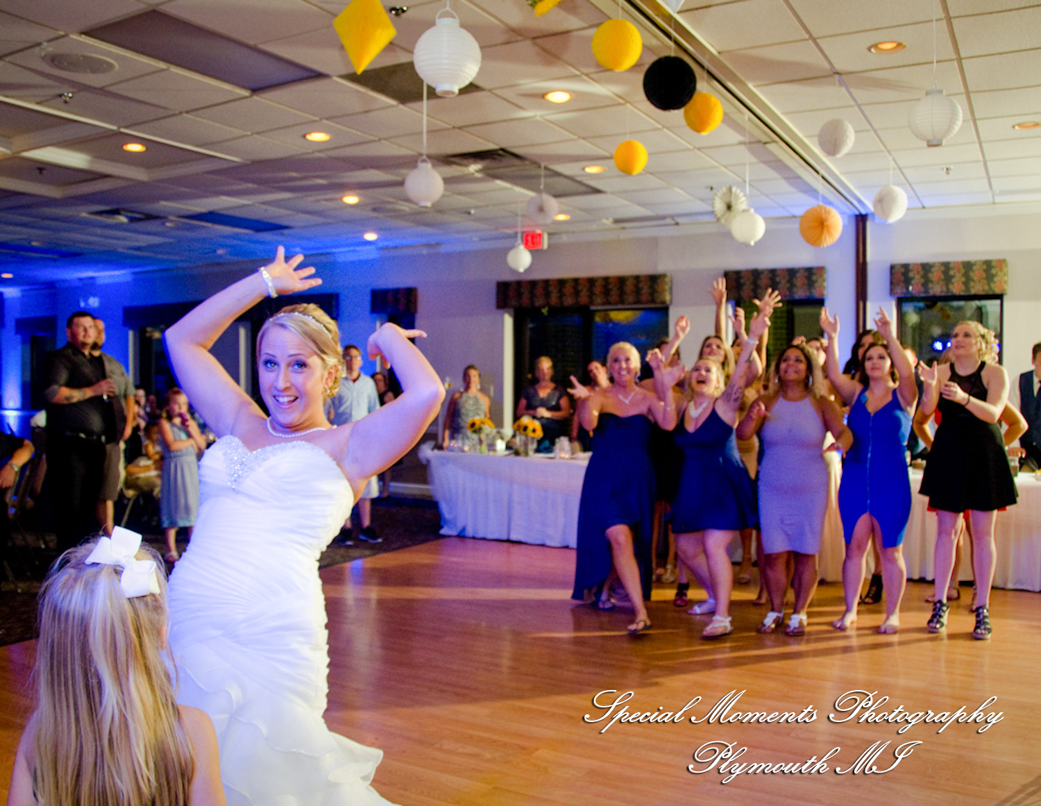 Rachael & Christopher at Warren Valley Golf Club Dearborn Heights MI wedding photography