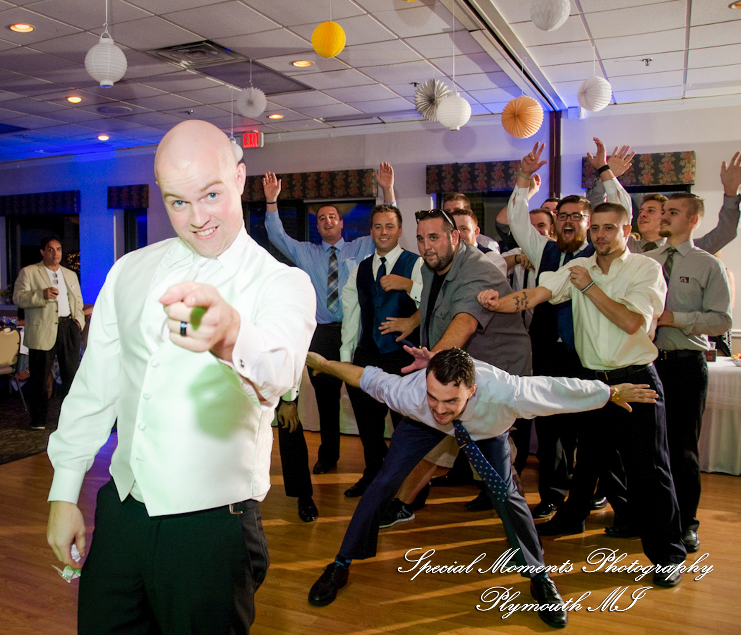 Rachael & Christopher at Warren Valley Golf Club Dearborn Heights MI wedding photography