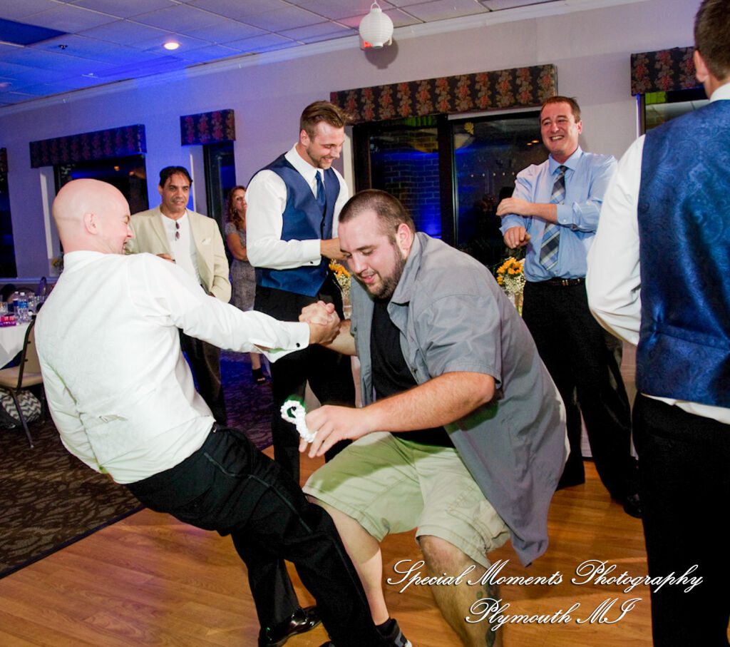 Rachael & Christopher at Warren Valley Golf Club Dearborn Heights MI wedding photography