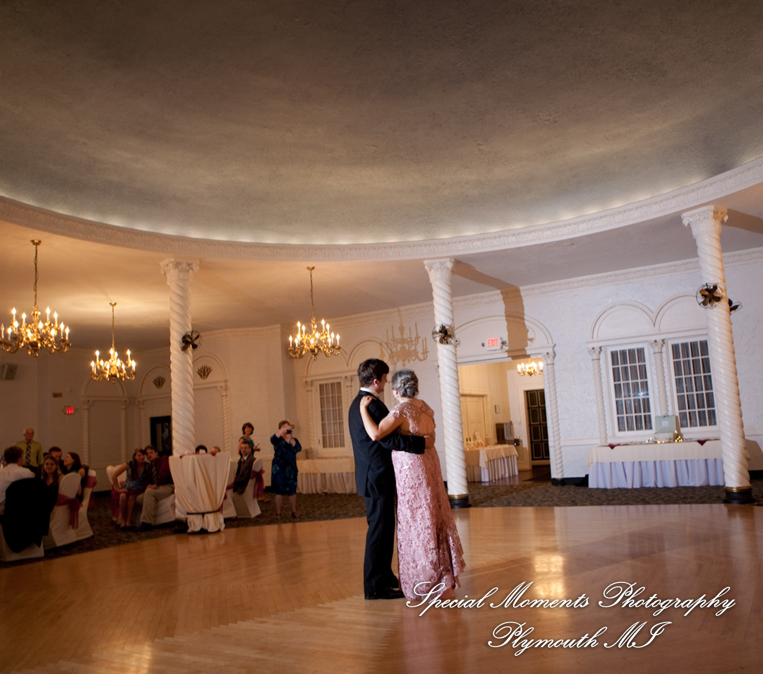 David & Cathy at Blossom Heath Inn St. Clair Shores MI wedding photography