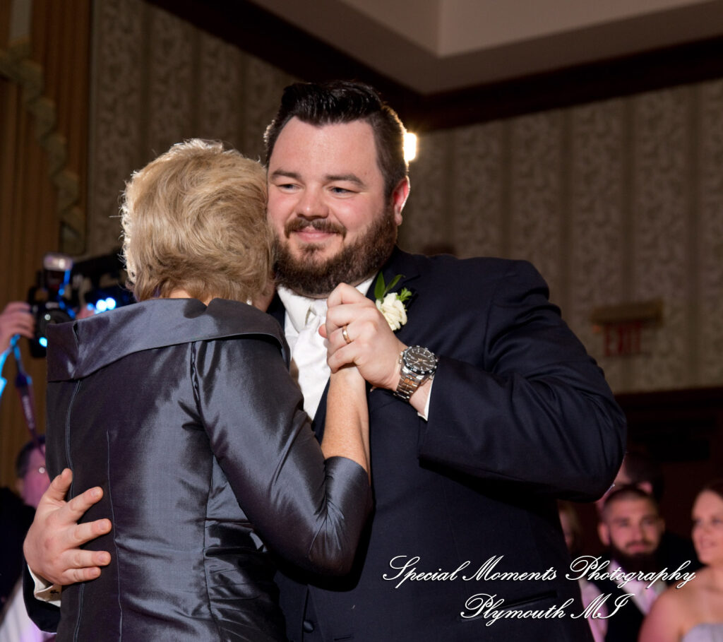 Marie & Steven at Warwick Hills Country Club Grand Blanc MI wedding photography