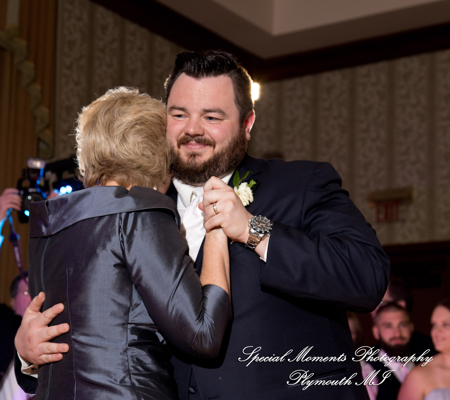 Marie & Steven at Warwick Hills Country Club Grand Blanc MI wedding photography