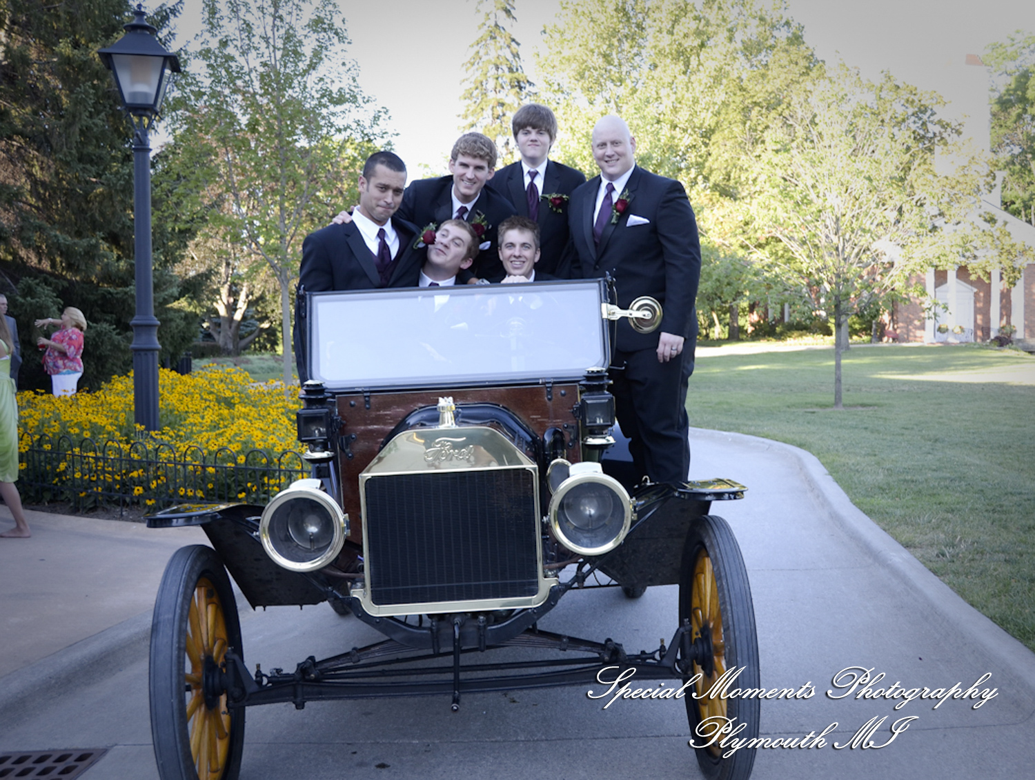 Holly & Christopher at Eagle Tavern Greenfield Village Dearborn MI wedding photography