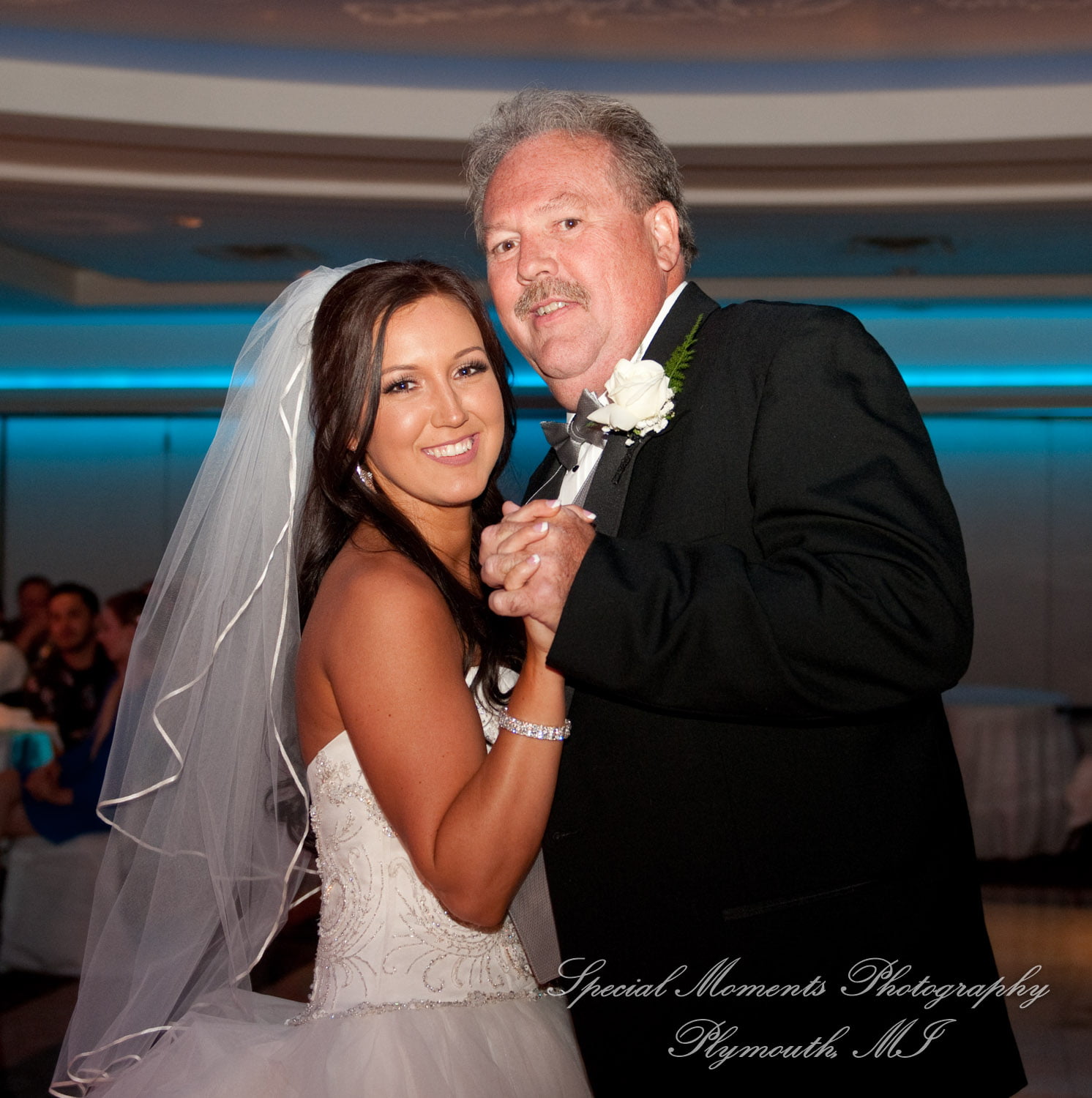 Arnaldo's Banquet Center Riverview MI wedding photograph