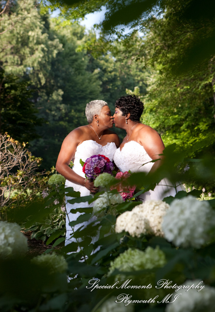 Robyn & Collette at Paint Creek Country Club Lake Orion MI LGBTQ wedding photography