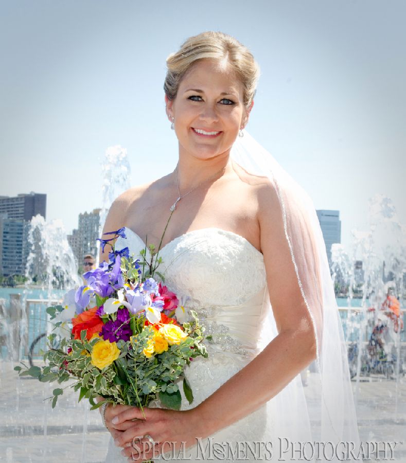 Downtown Detroit MI wedding photograph