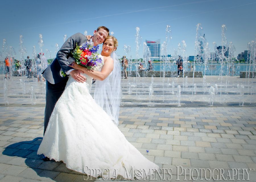Downtown Detroit MI wedding photograph