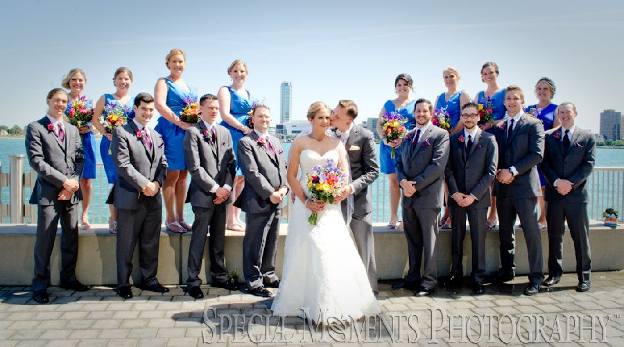 Downtown Detroit MI wedding photograph