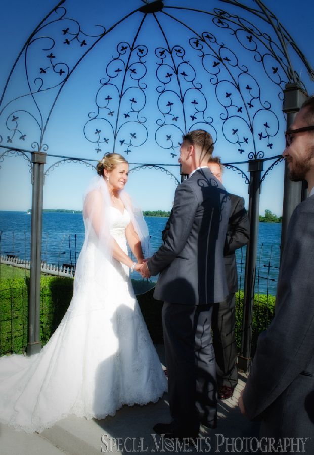 Roostertail Distinctive Catering Detroit MI wedding photograph