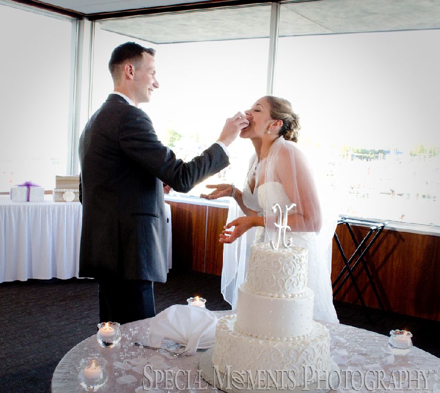 Roostertail Distinctive Catering Detroit MI wedding photograph