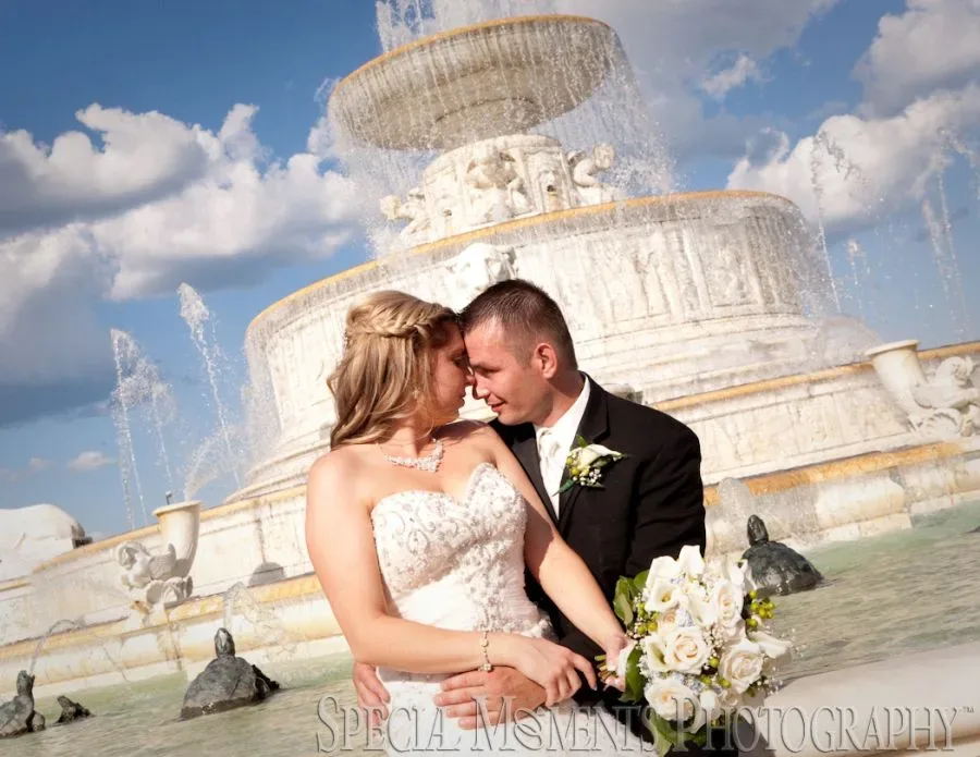 Detroit Yacht Club Detroit MI wedding photograph