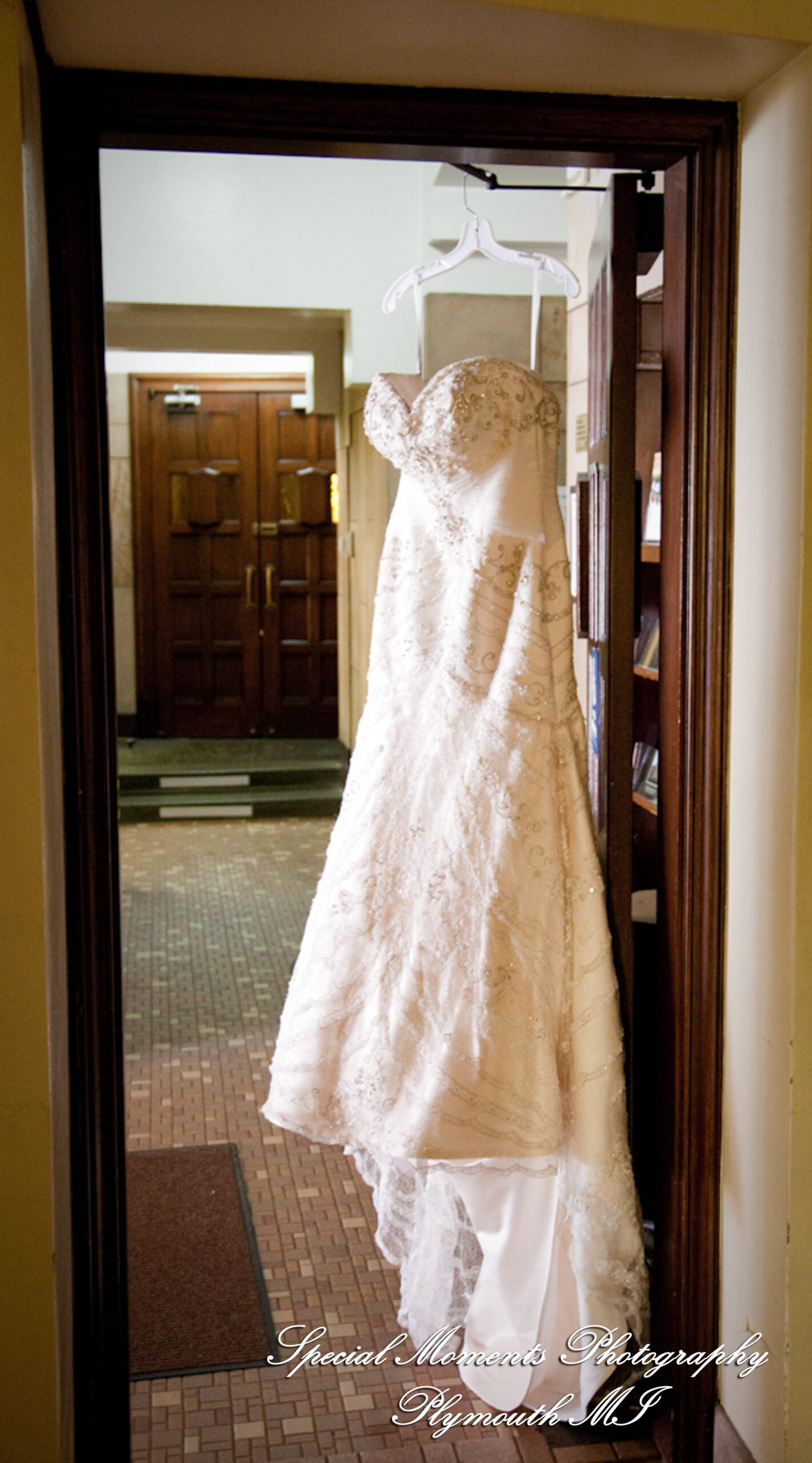 Heather & Marcin at National Shrine of the Little Flower Royal Oak MI wedding photography