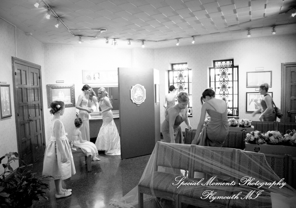 Heather & Marcin at National Shrine of the Little Flower Royal Oak MI wedding photography