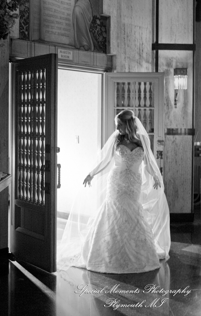 Heather & Marcin at National Shrine of the Little Flower Royal Oak MI wedding photography