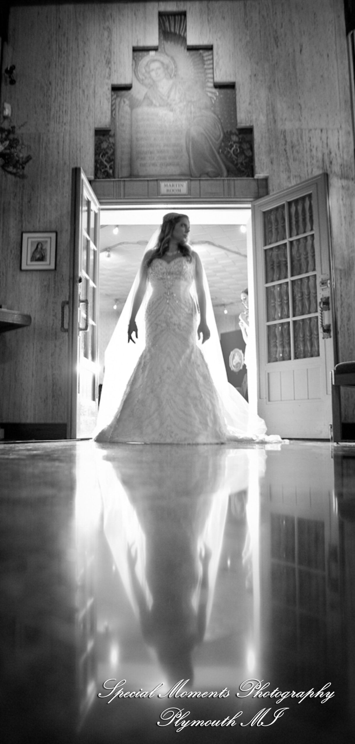 Heather & Marcin at National Shrine of the Little Flower Royal Oak MI wedding photography