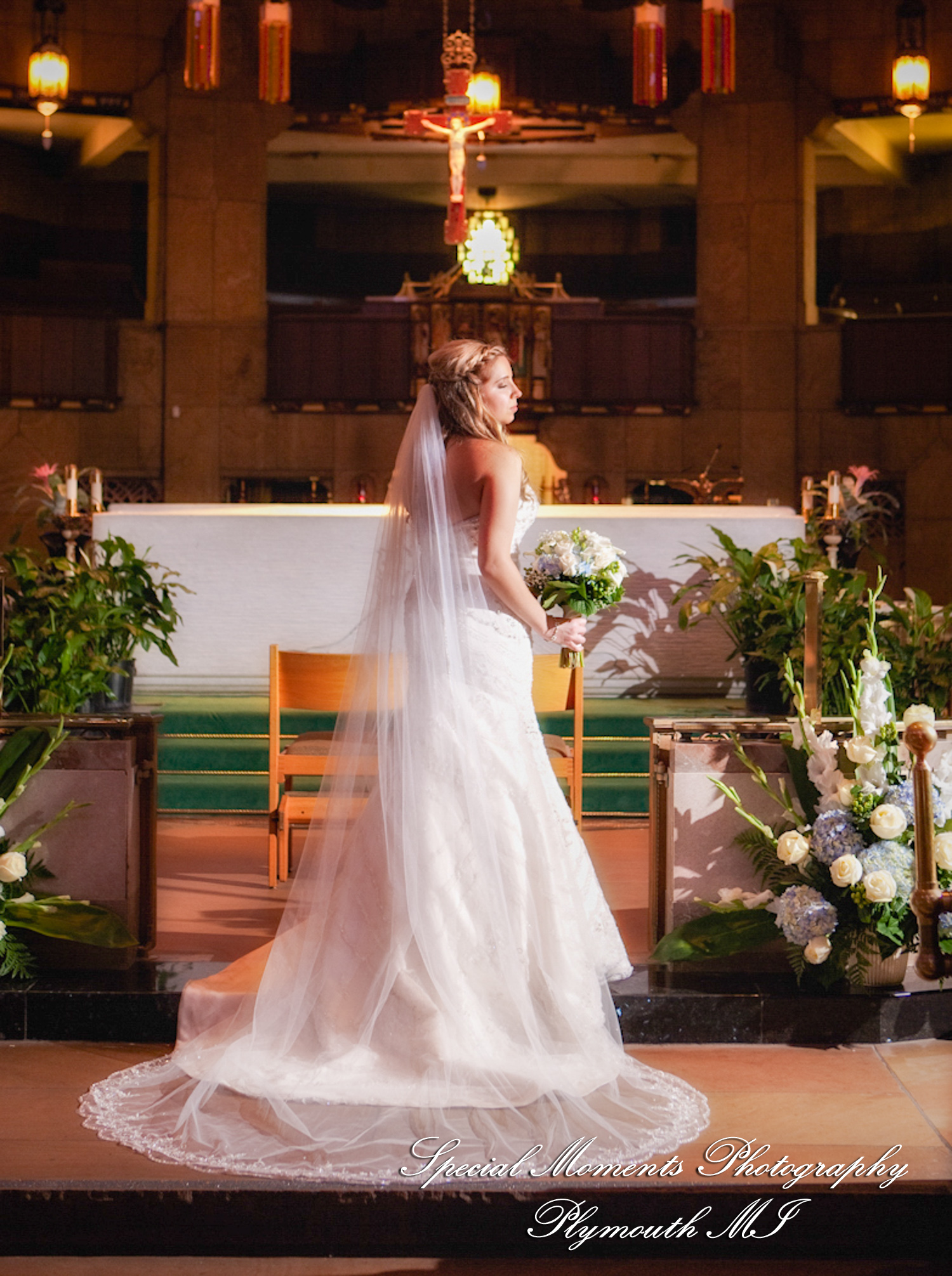 Heather & Marcin at National Shrine of the Little Flower Royal Oak MI wedding photography