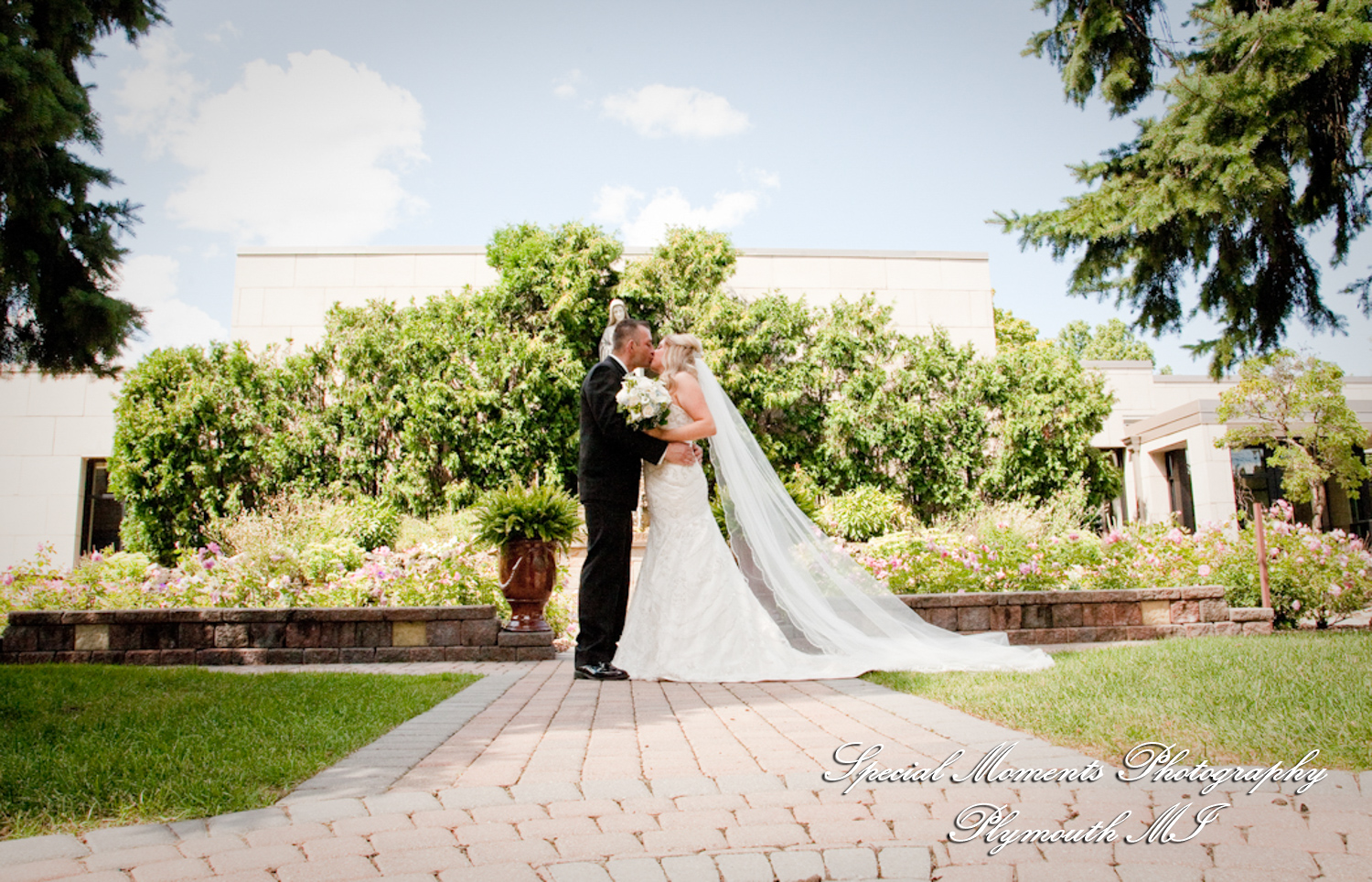 Heather & Marcin at National Shrine of the Little Flower Royal Oak MI wedding photography