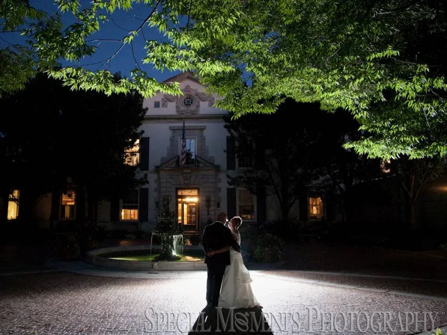 Grosse Pointe War Memorial Grosse Pointe Farms MI wedding photograph