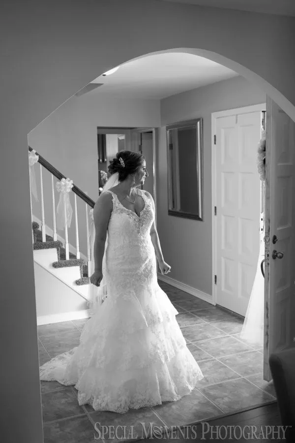 Home Getting Ready Shelby Twp. MI wedding photograph