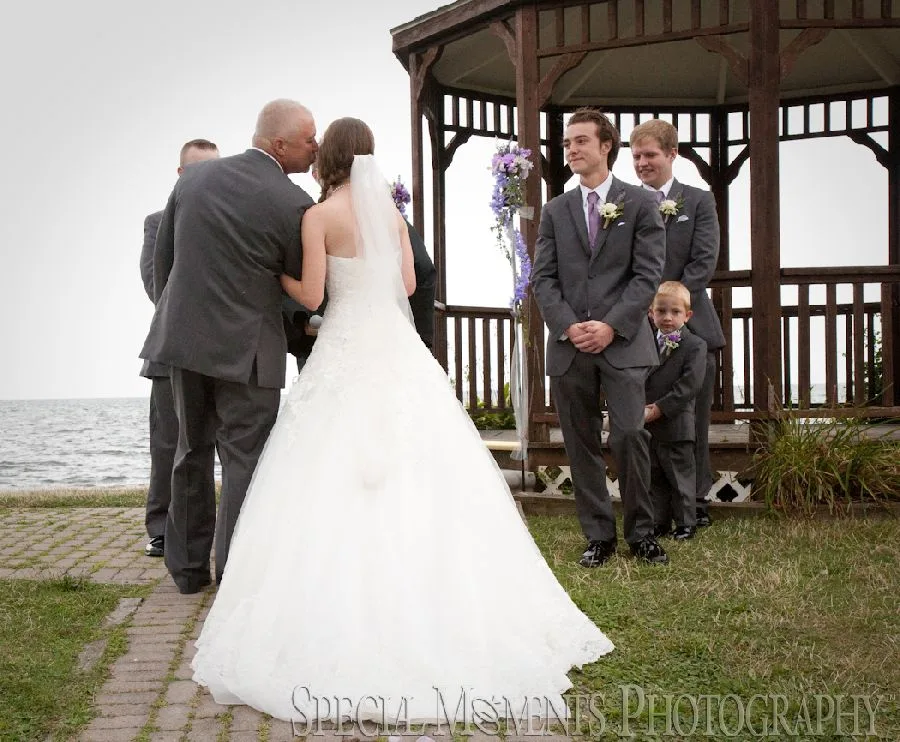 VFW Saint Clair Shores MI wedding photograph