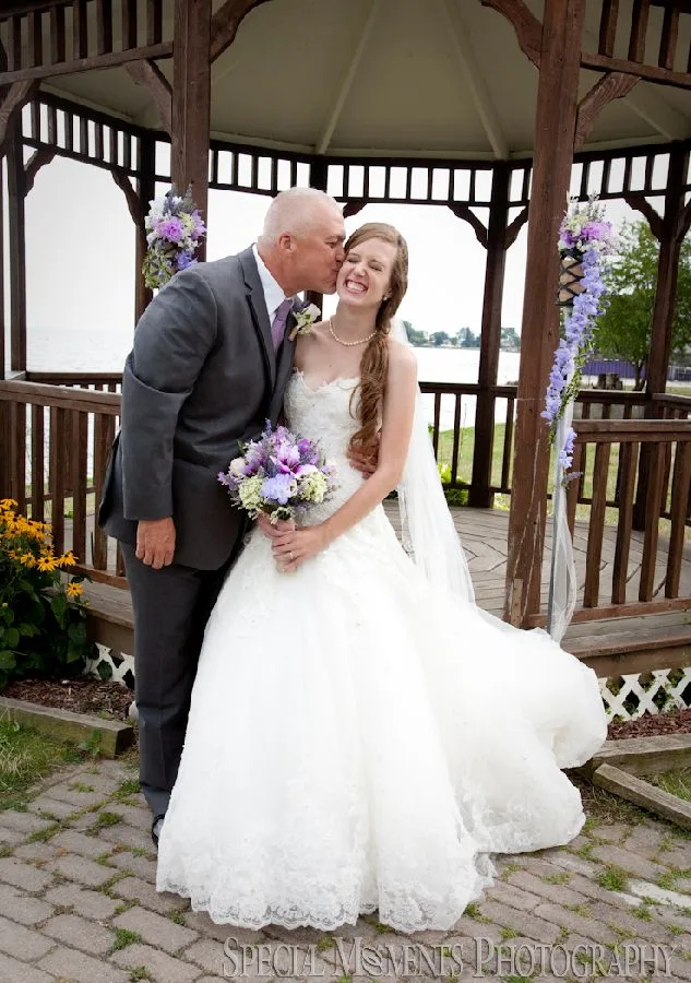 VFW Saint Clair Shores MI wedding photograph