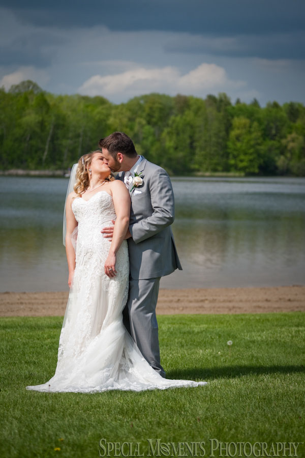 Bald Mountain Rec Area Orion Twp MI wedding photograph