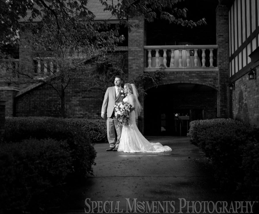 Indianwood Golf Country Club Lake Orion MI wedding photograph