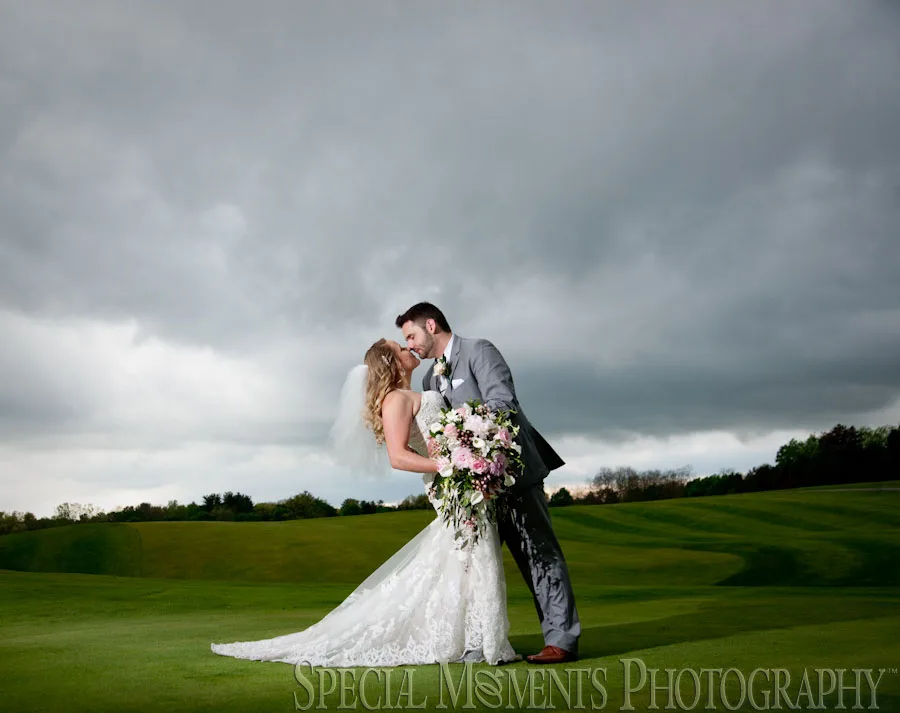 Indianwood Golf Country Club Lake Orion MI wedding photograph