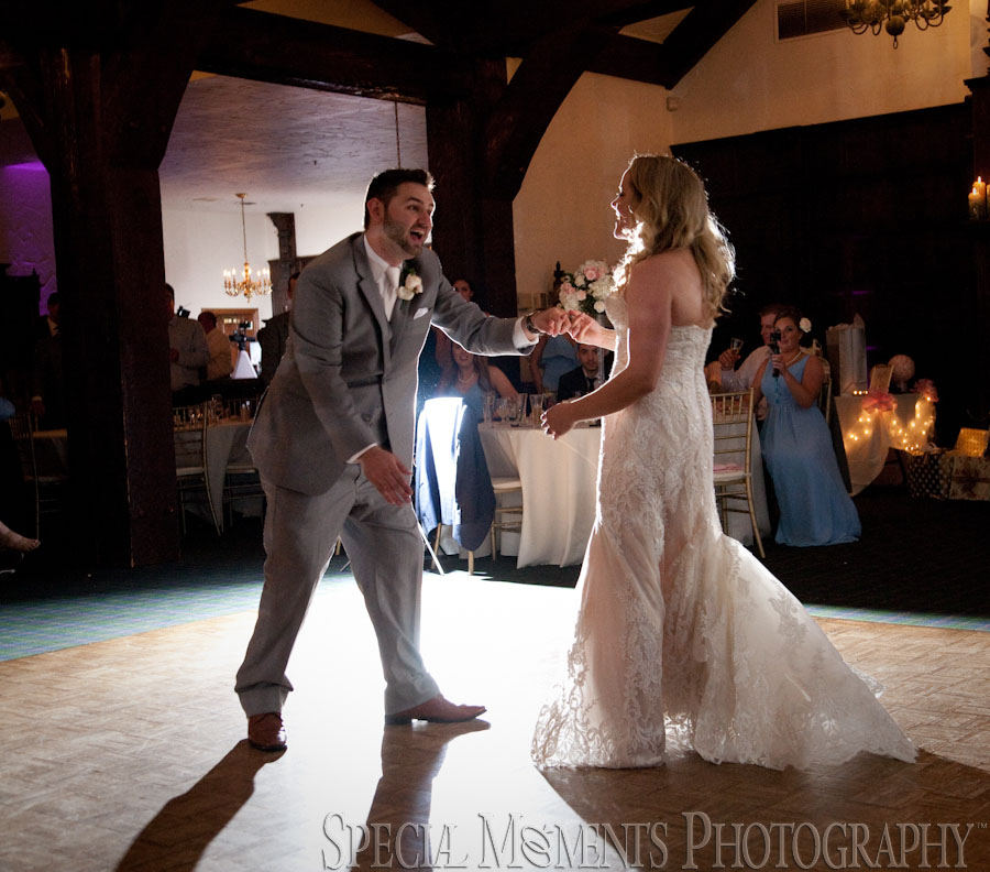 Indianwood Golf Country Club Lake Orion MI wedding photograph