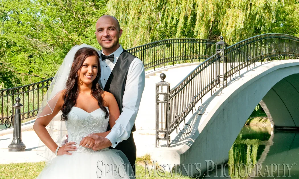 Arnaldo's Banquet Center Riverview MI wedding photograph