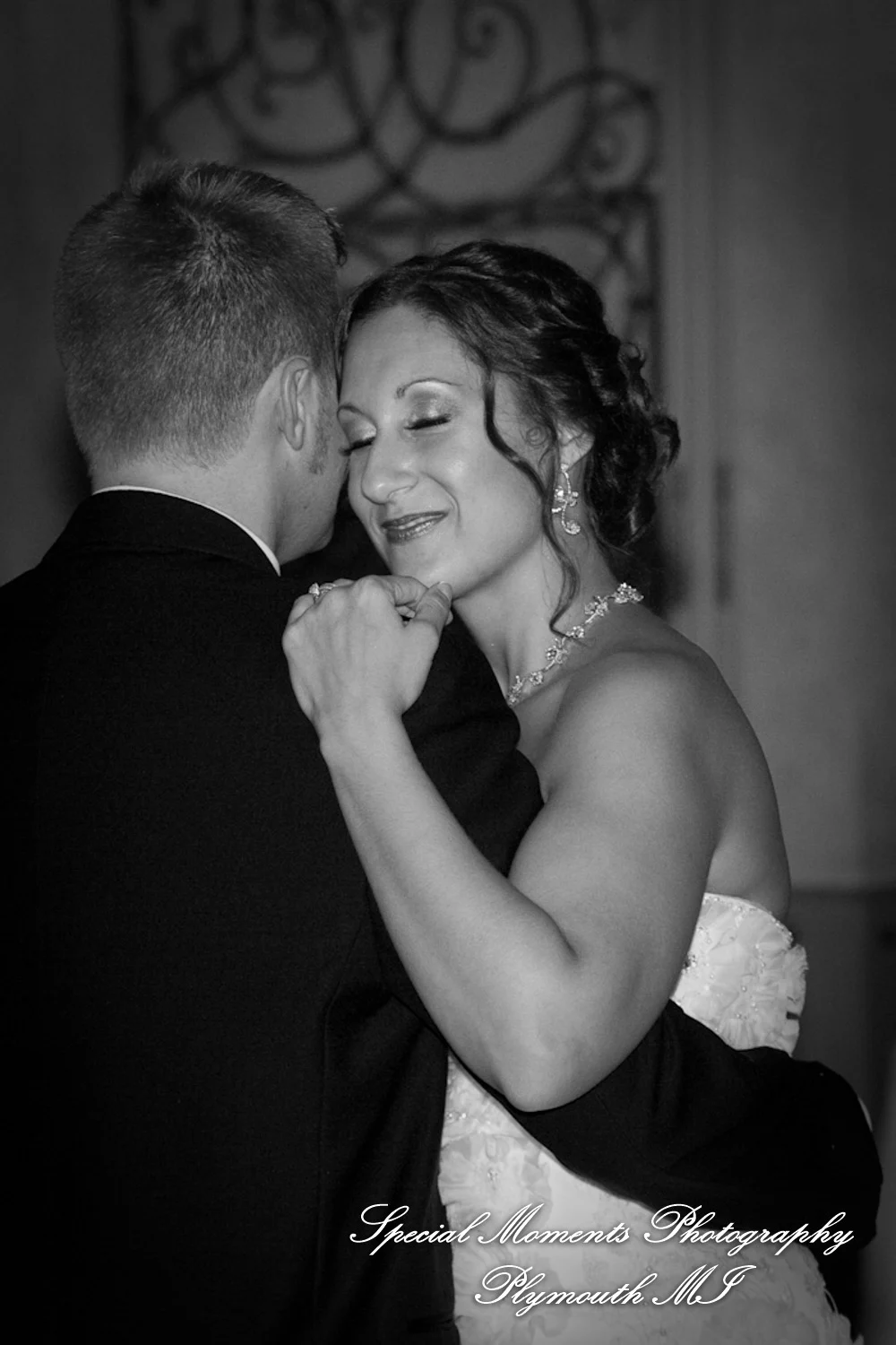Andiamos Dearborn MI wedding photograph