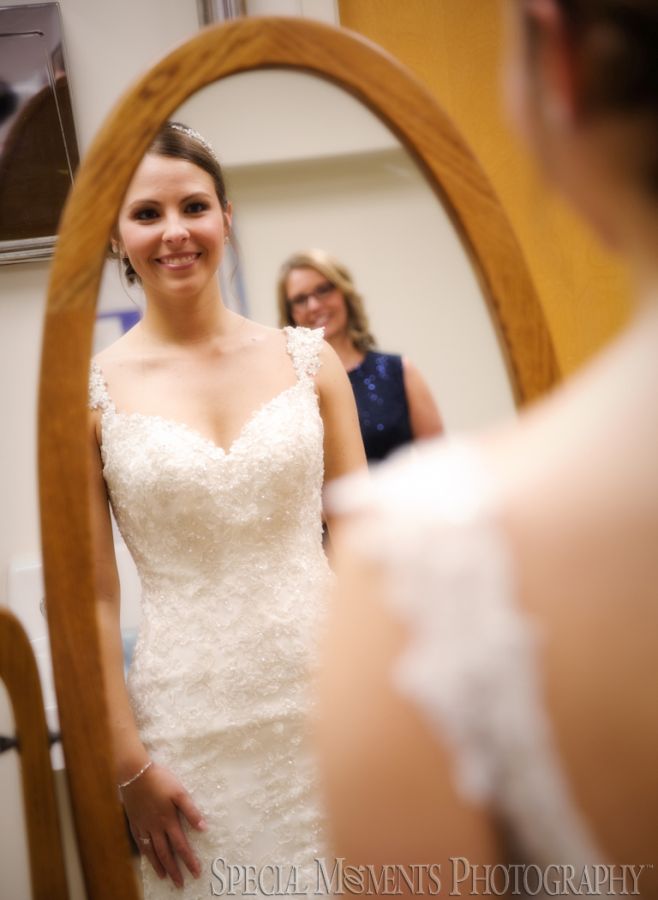 Our Lady of the Lakes Waterford MI wedding photograph