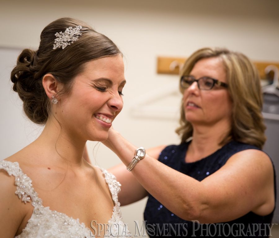 Our Lady of the Lakes Waterford MI wedding photograph