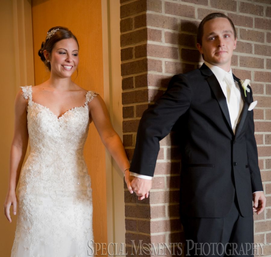 Our Lady of the Lakes Waterford MI wedding photograph