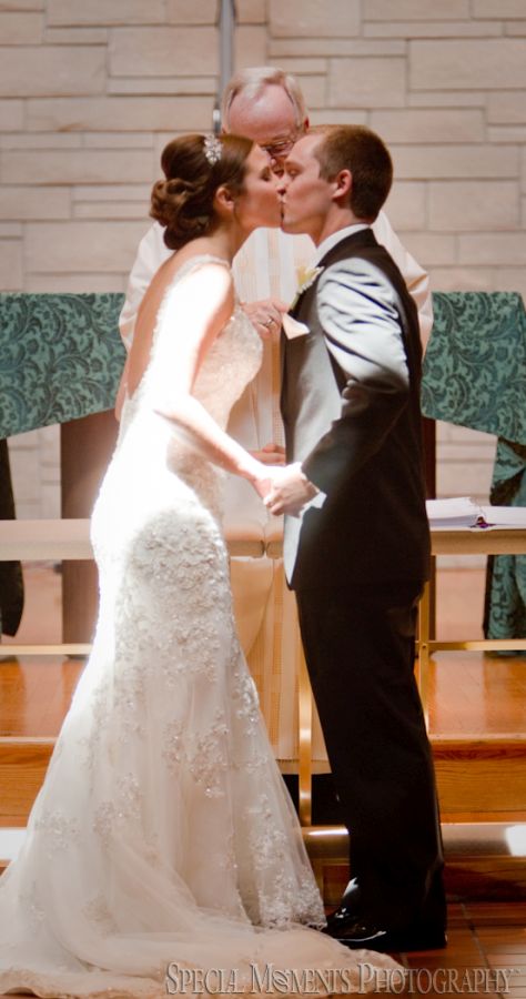 Our Lady of the Lakes Waterford MI wedding photograph