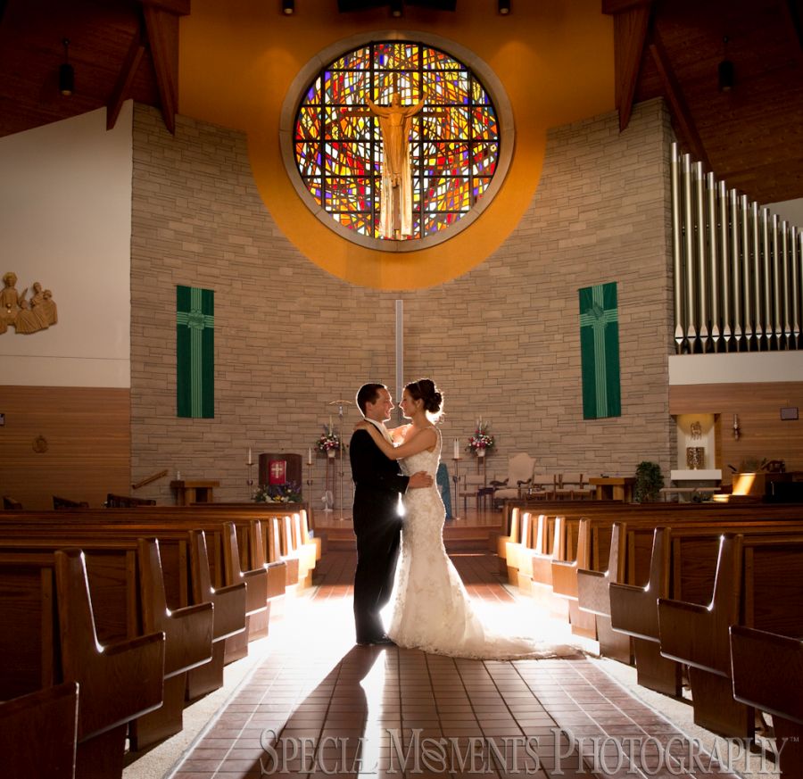 Our Lady of the Lakes Waterford MI wedding photograph
