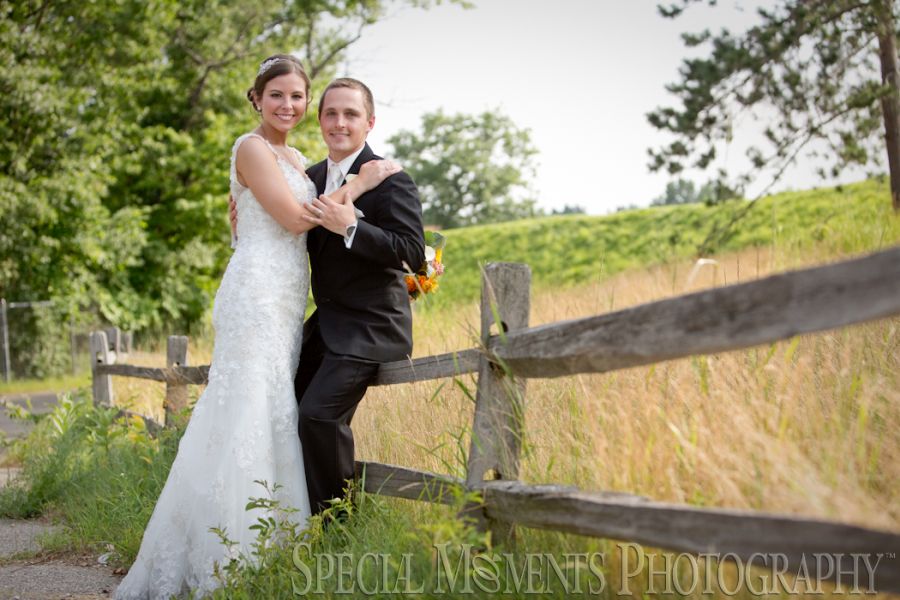 Indianwood Golf Country Club Lake Orion MI wedding photograph